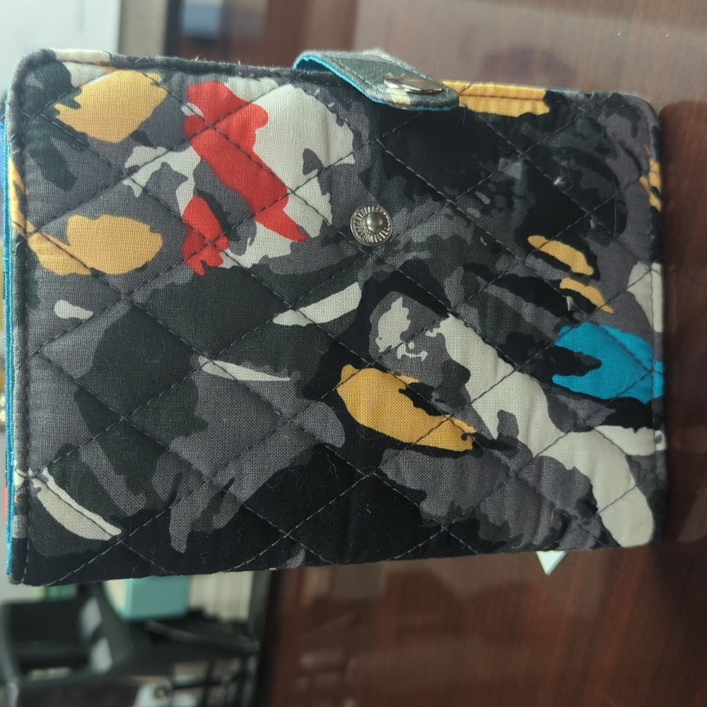 Vera Bradley Splash Floral Camo Print Quilted Snap Pocket Travel Wallet NWT